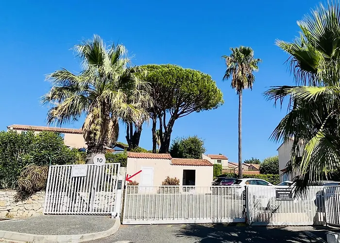 Domaine Des Vignes Golfe De Saint Tropez